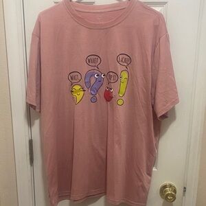 SHEIN Dusty Rose Short Sleeve Graphic Tee with Cartoon Punctuation